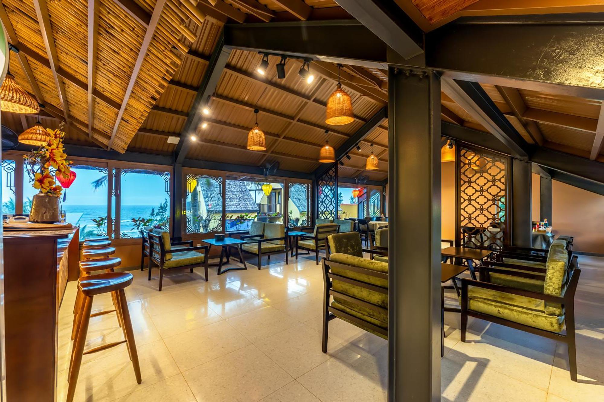 The Linh Seaside Villa Хойан Экстерьер фото