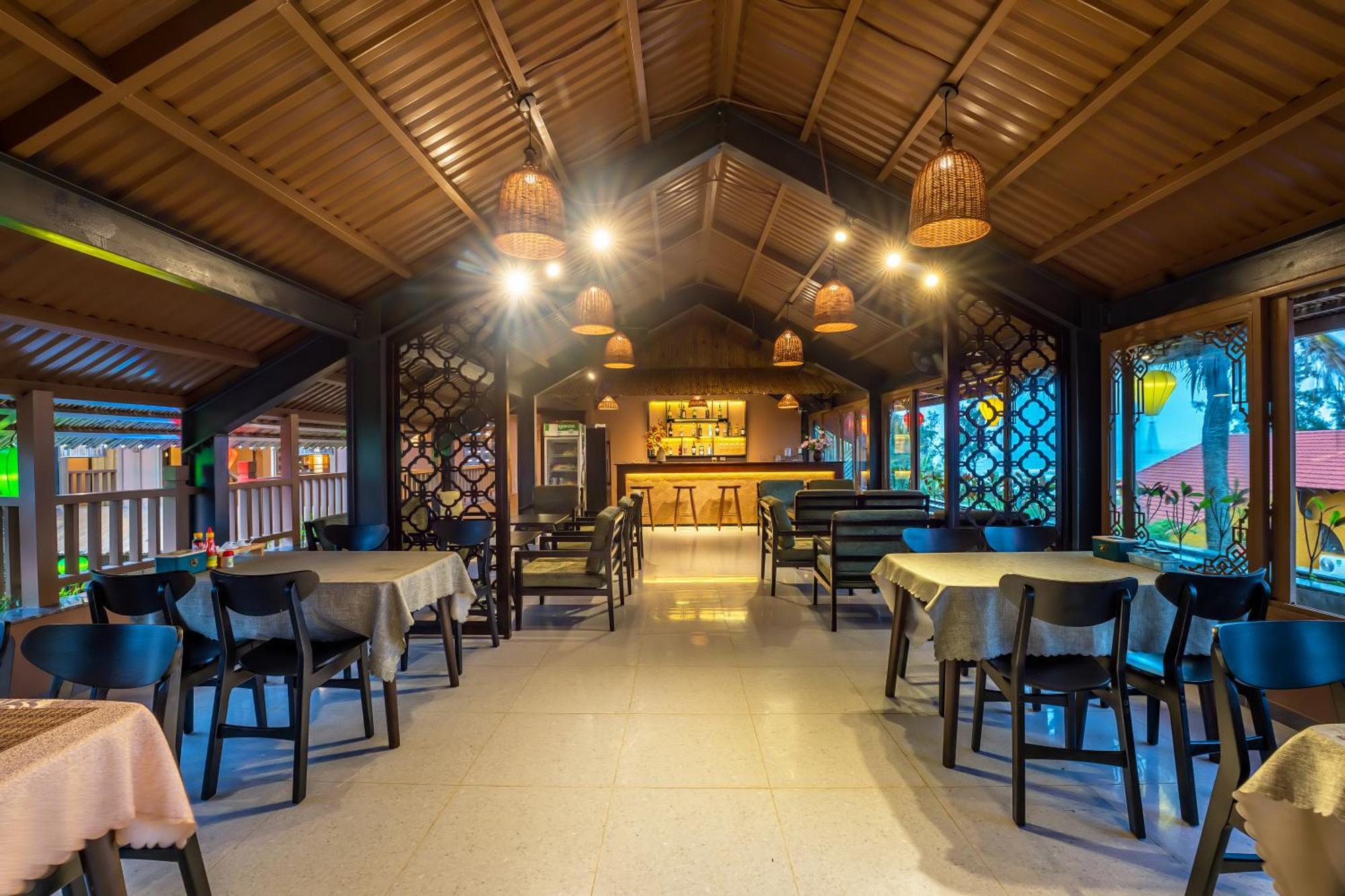 The Linh Seaside Villa Хойан Экстерьер фото