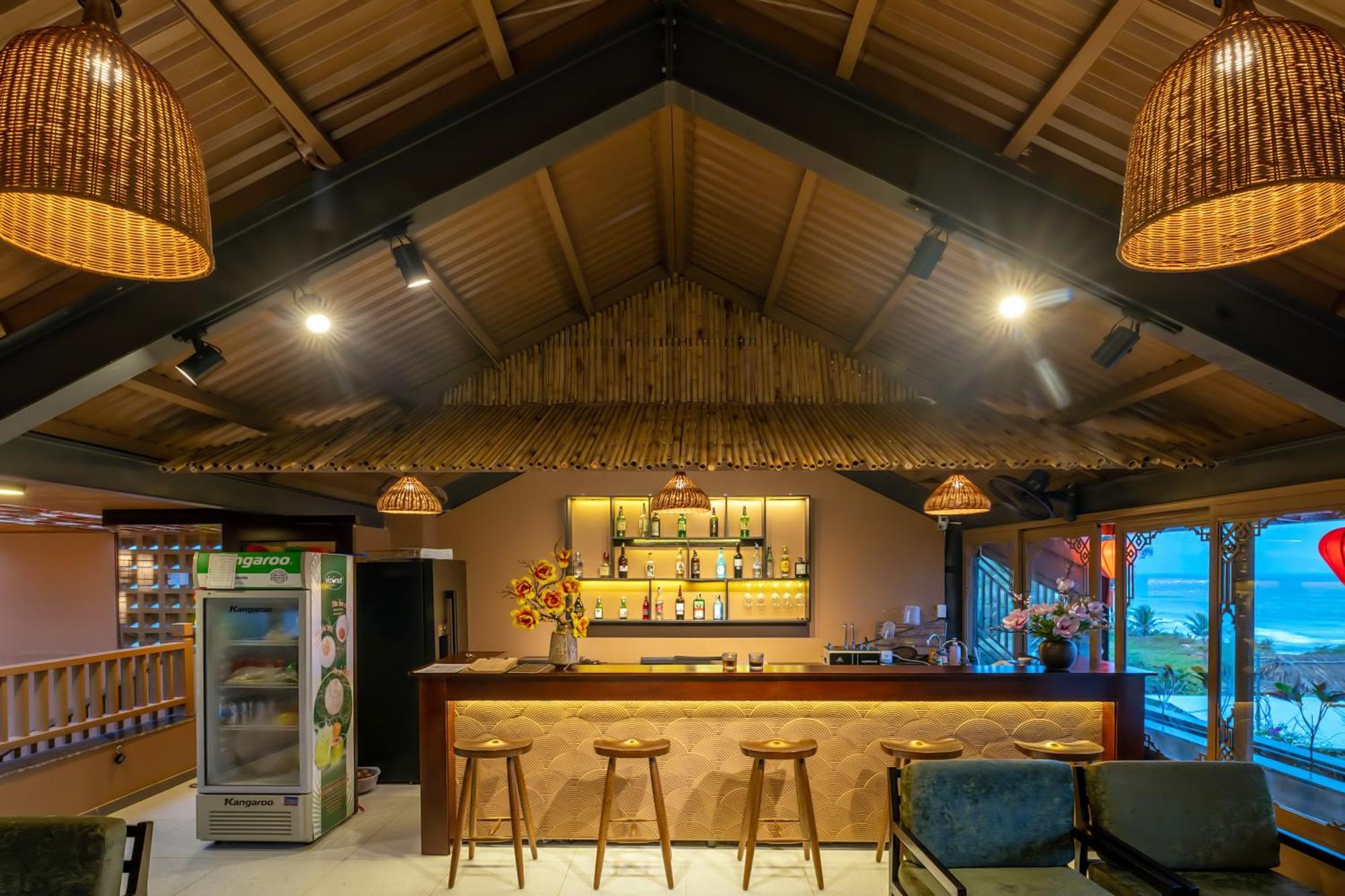 The Linh Seaside Villa Хойан Экстерьер фото