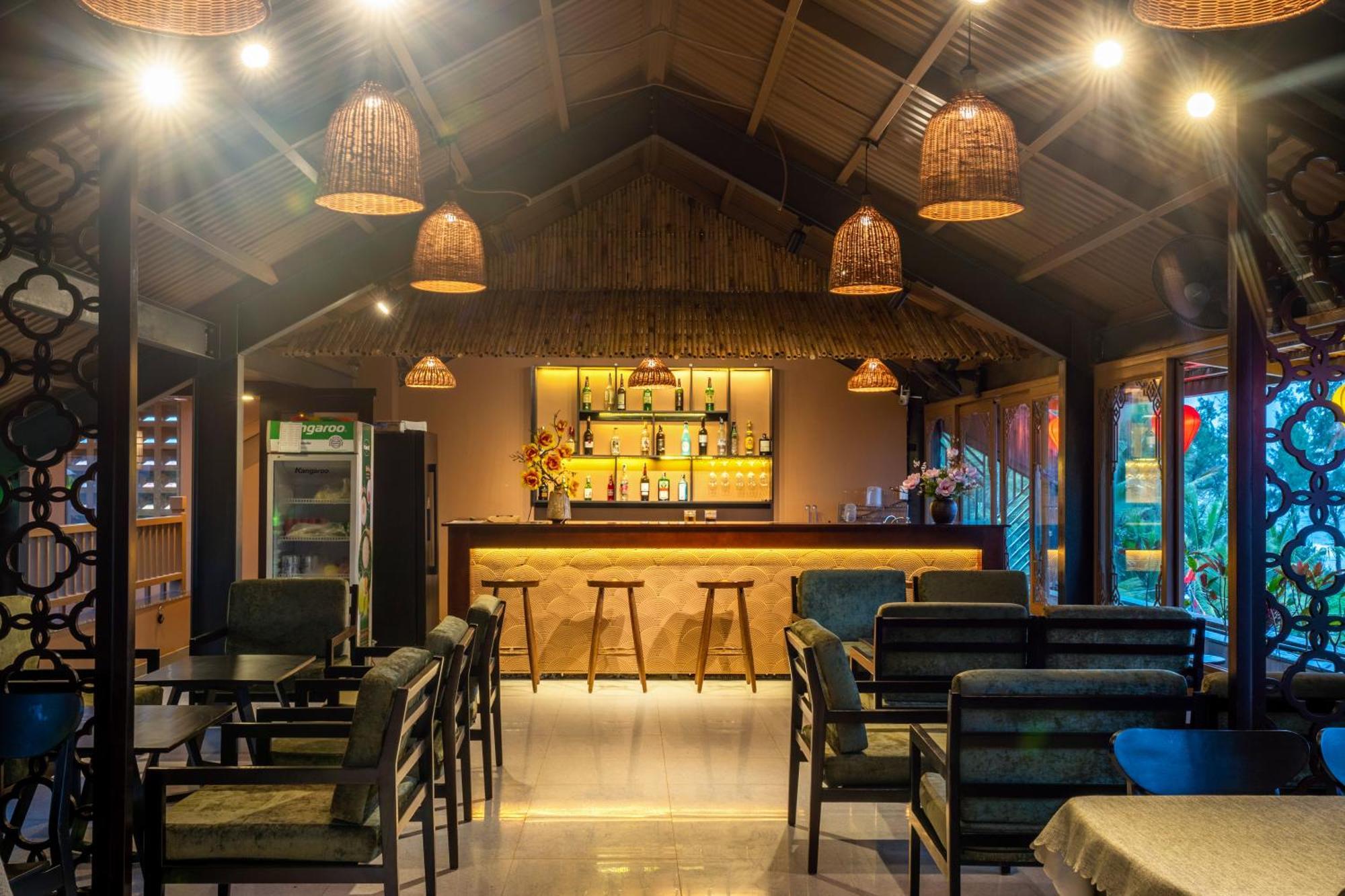 The Linh Seaside Villa Хойан Экстерьер фото